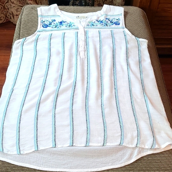 Tanzara Embroidered Blouse - Picture 11 of 11